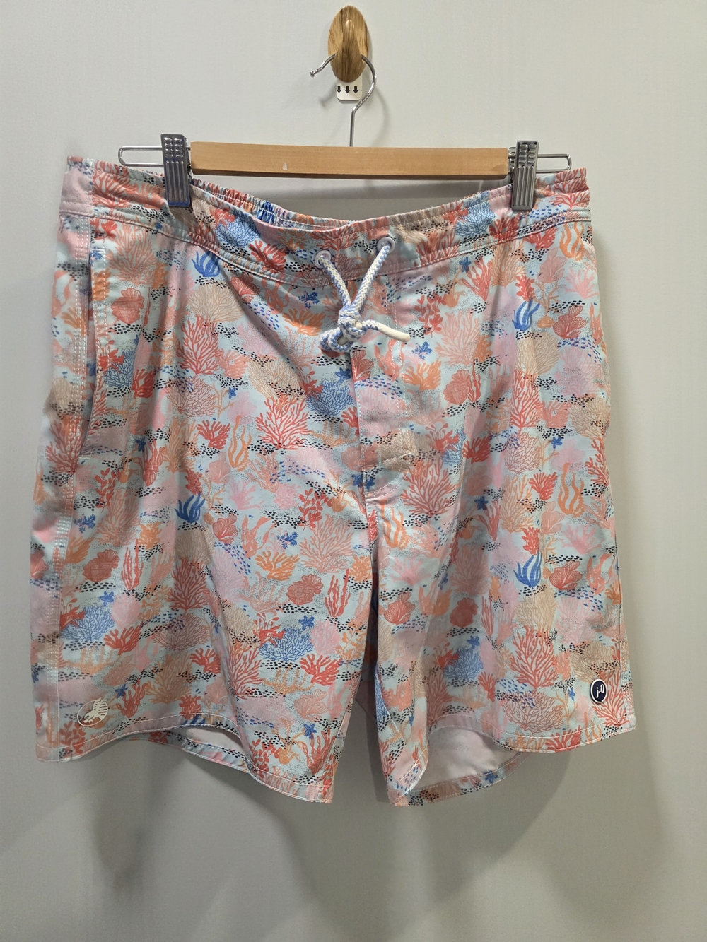 Johnnie-O Coral Reef Print Swim Trunks Men's Large Pink Blue Beach Shorts